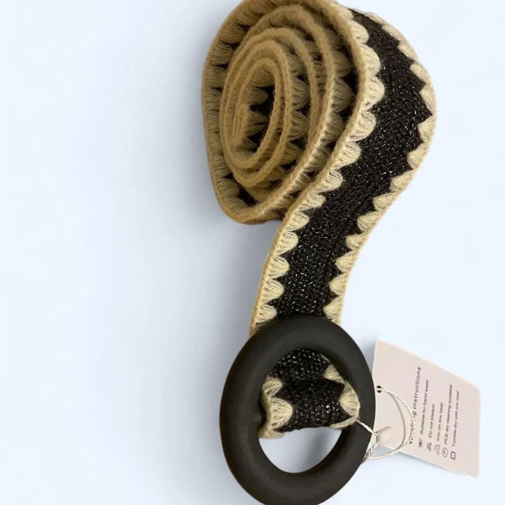 Black‎ woven crochet trim belt size M
